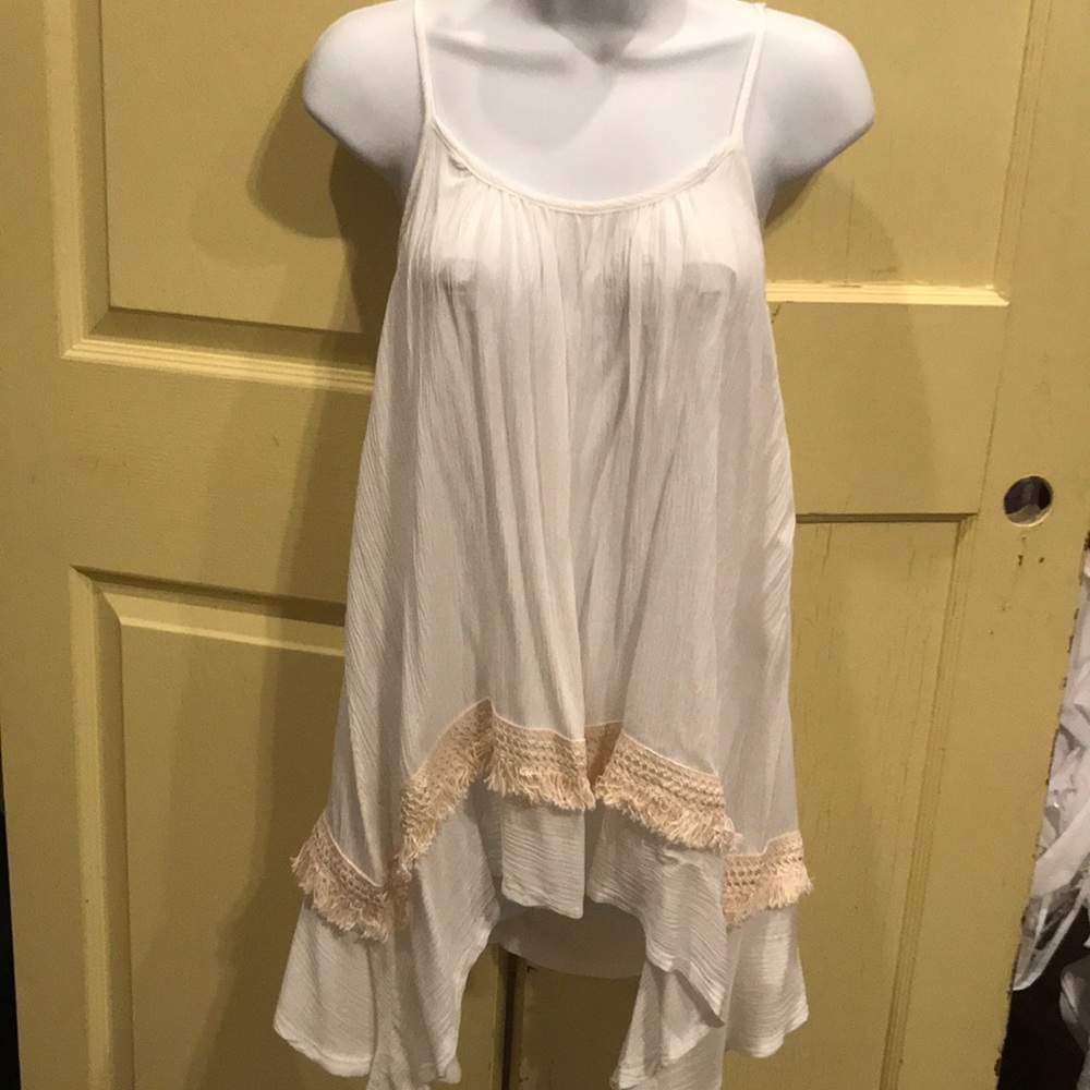 🎀BRAND NEW FROM BOUTIQUE🎀White tank